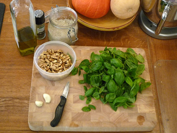 walnut pesto ingredients